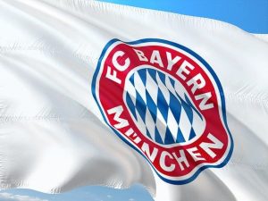 Flagge mit dem Wappen des FC Bayern München