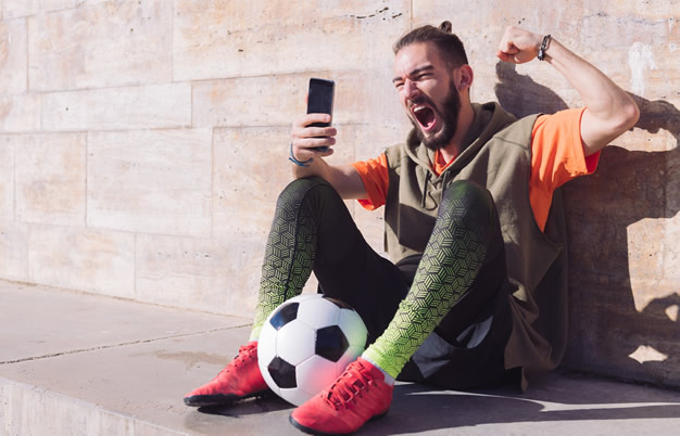 Der Einfluss von Social Media auf den Fußball: Von digitalem Fan-Engagement bis zu Player Influencers